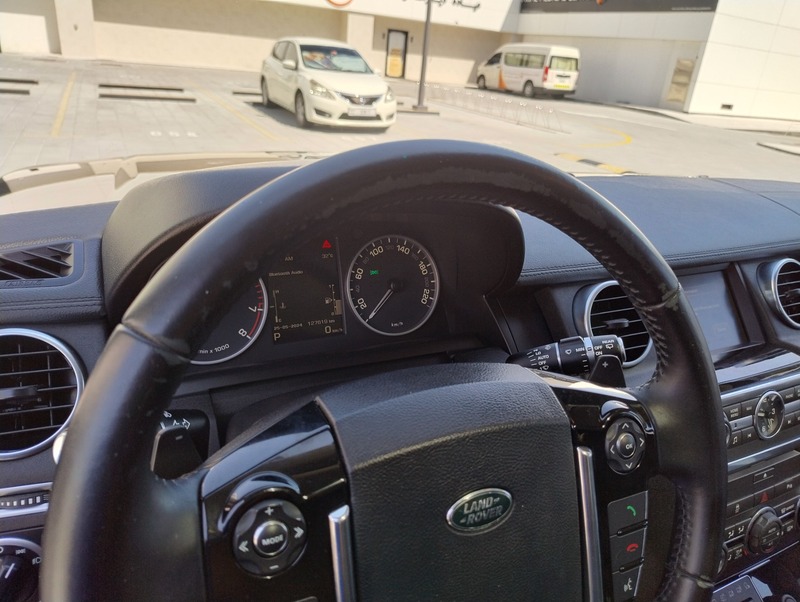 Used 2014 Land Rover LR4 for sale in Dubai